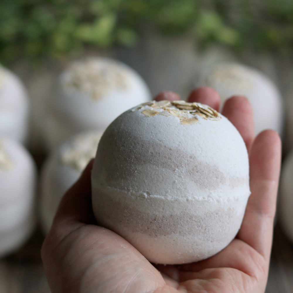Oatmeal, Milk & Honey Bath Bomb