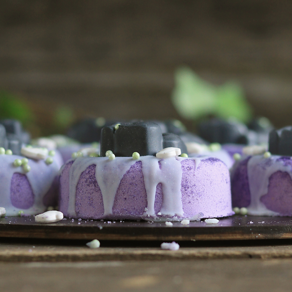 Berry Bewitching Bath Bomb - Image 3